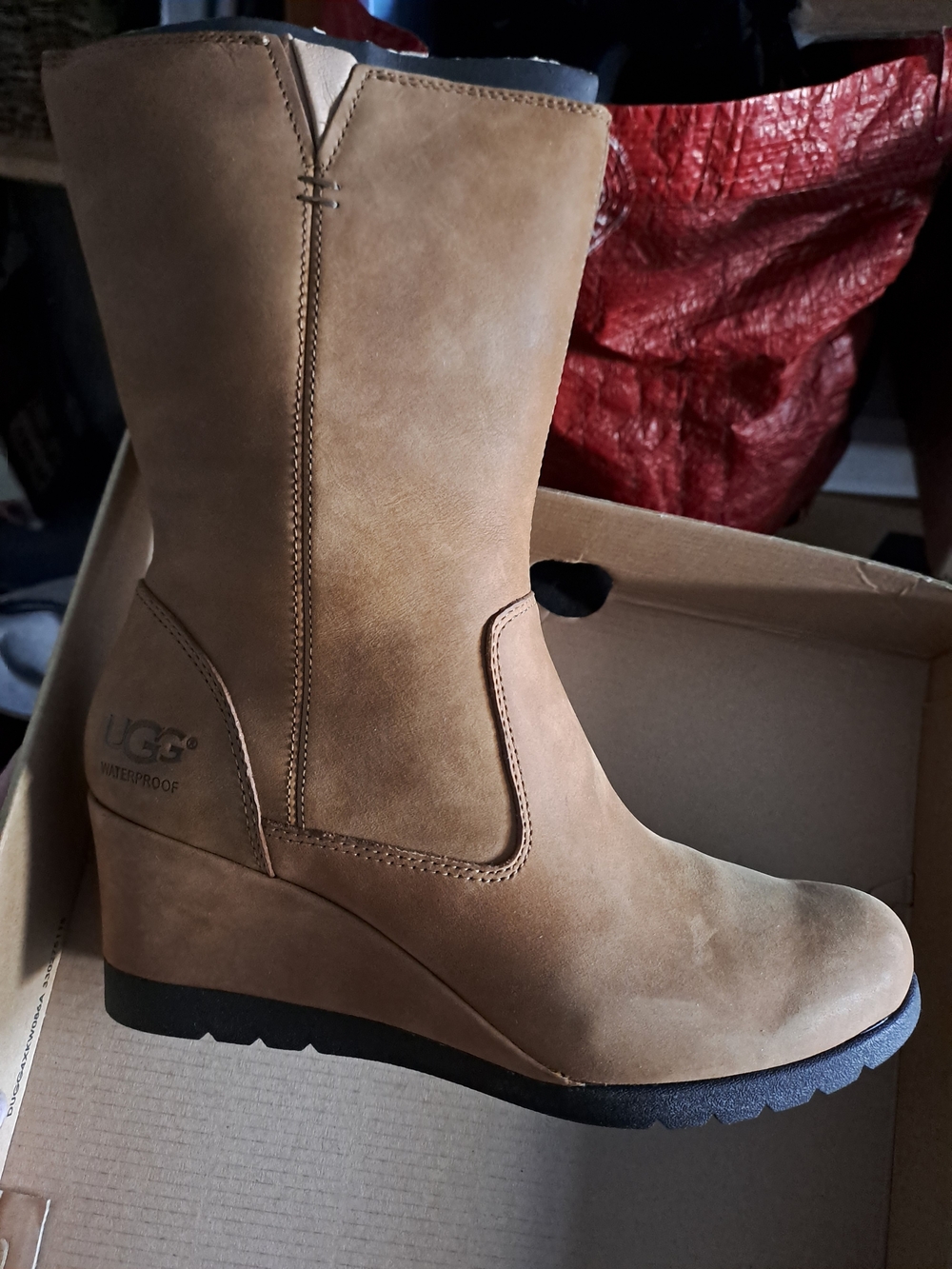 UGG NWT Women’s Tan Waterproof Wedge Boots